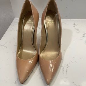 Stuart Weitzman patent leather nude pumps 7.5